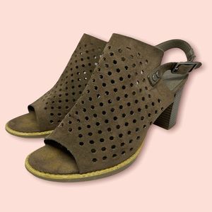 White Mountain Glorielle Open Perforated Cut Out Slingback Toe Block Heel Taupe